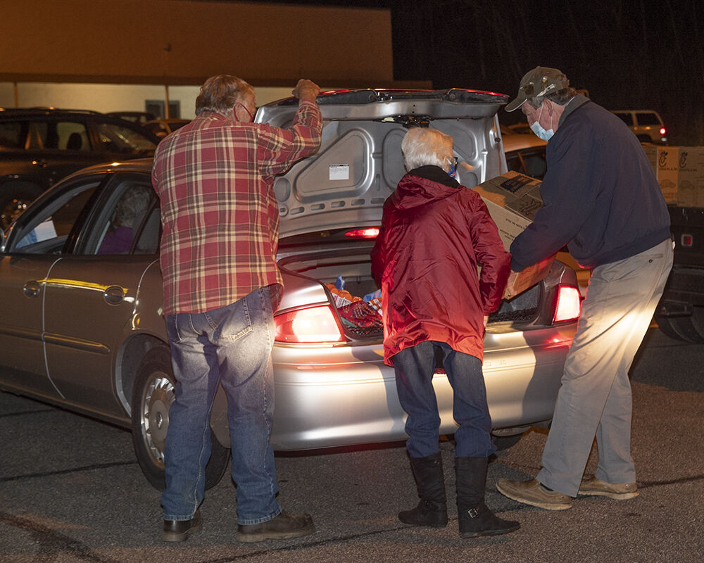 Thanksgiving distribution 3